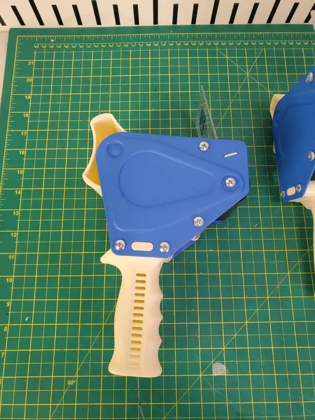 3" Tape Dispensers x 4 Units in Other in Calgary - Image 6