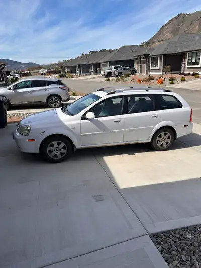 Only 161,000 km! This wagon is great on gas and perfect for commuting, a first car, or an affordable...