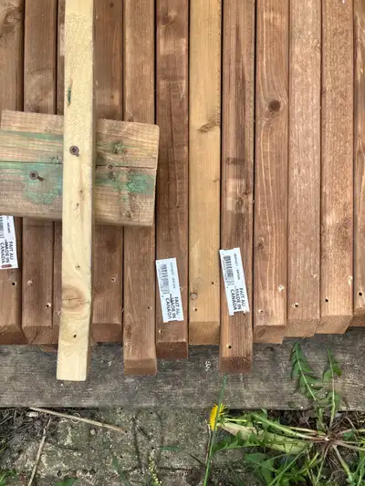 17 balustres 42 pouces en bois traité, View more