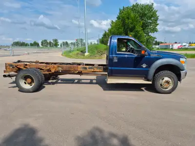 2011 Ford F550 XLT, deleted 6.7 powerstroke turbo diesel, only 179 KM, low KM, cab and chassis, WB 1...