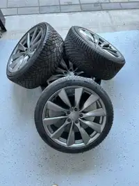 winter tires  TPMS+ alloy rims Tesla