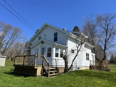 Bright and well-maintained 3-bedroom home available in a great location, just a 2-minute walk to the...