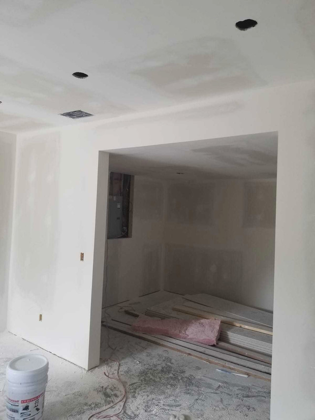 Muddy Services in Drywall & Stucco Removal in Edmonton - Image 4