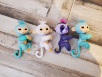 Petits singes jouets enfants