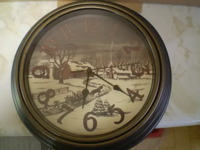 Holiday Clock- Outdoor Sleigh Ride Farm Scene-Plays Carols-$20 in Holiday, Event & Seasonal in Winnipeg - Image 2