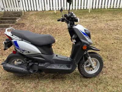 2018 Yamaha Zuma 50cc 4 stroke Original owner 6500km New battery