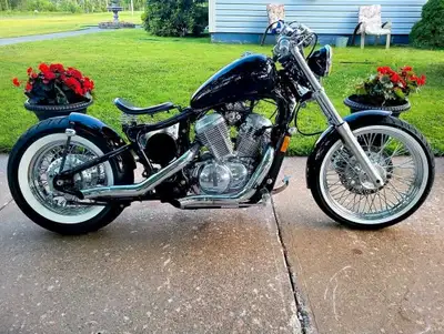 For sale 1997 Honda 600bobber. Tj customs rear fender..twin carb with jet kit and velocity stacks. O...