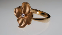 14k yellow gold flower ring with diamond (7.5 size)
