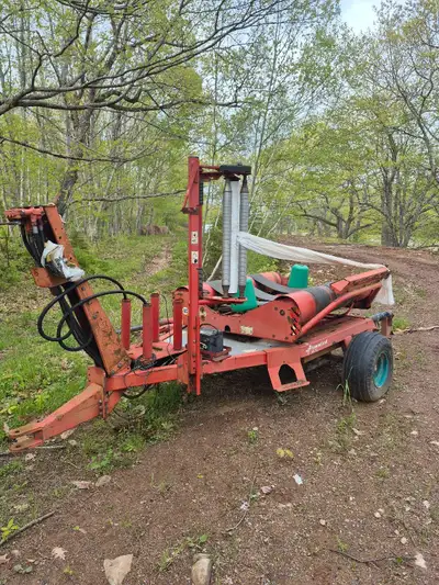 Kverneland 7510 wrapper. Electronic readout. Self loading. 2 year old belts. New spare belt to go wi...