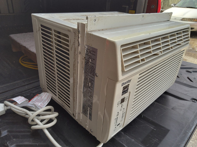 Danby 8,000 BTU window Air conditioner in Heaters, Humidifiers & Dehumidifiers in Winnipeg - Image 3