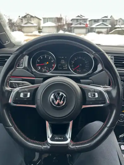 2015 Volkswagen Jetta GLI 2.0T engine 337km Fully loaded Always serviced at Norden Volkswagen Carfax...