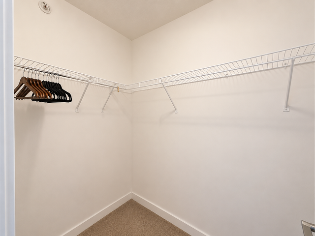 Downtown Vancouver Apt – Sleeps 7 – Pool & Jacuzzi – July 17-18 in Short Term Rentals in Vancouver - Image 5