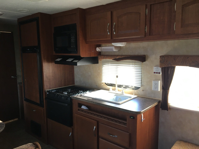 2010 Jayco bunk beds 26 ‘ in Travel Trailers & Campers in Moose Jaw - Image 3