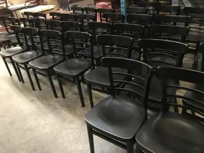 Decor Resto Chaises et Tables est une Entreprise situe au 4655B, Des Grandes Prairies, Saint Leonard...