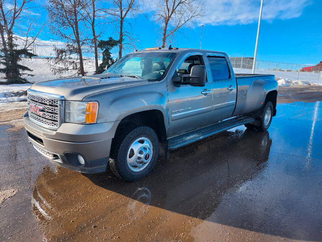 2012 GMC SIERRA 3500 DENALI dually in Cars & Trucks in Edmonton - Image 2
