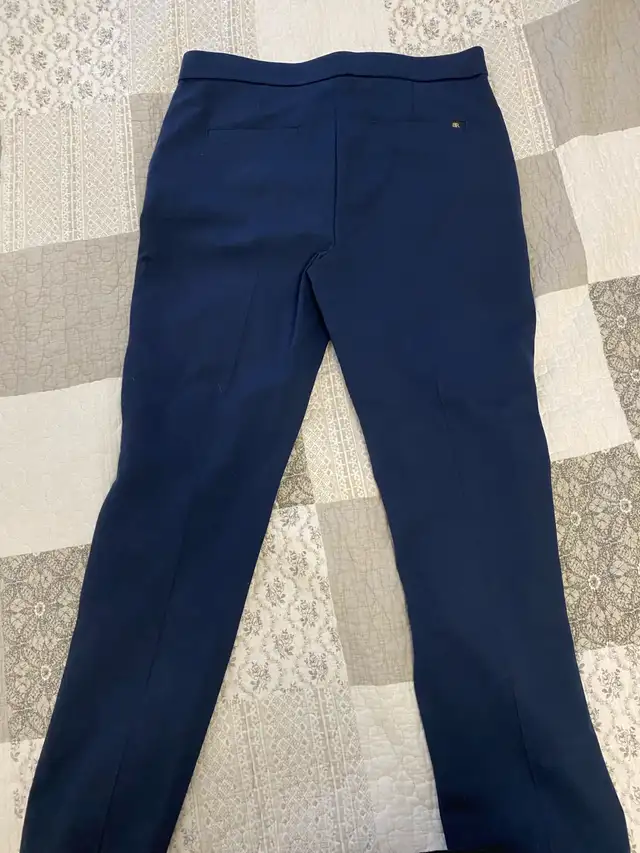 Banana republic pants in Women's - Bottoms in City of Toronto - Image 3