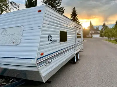 2002 Forest River Salem Lite - Bumper pull RV trailer (25 feet) Comes equipped with: - Northwest Pac...
