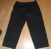 Mens Black work pants 40x26 w pockets on side of leg