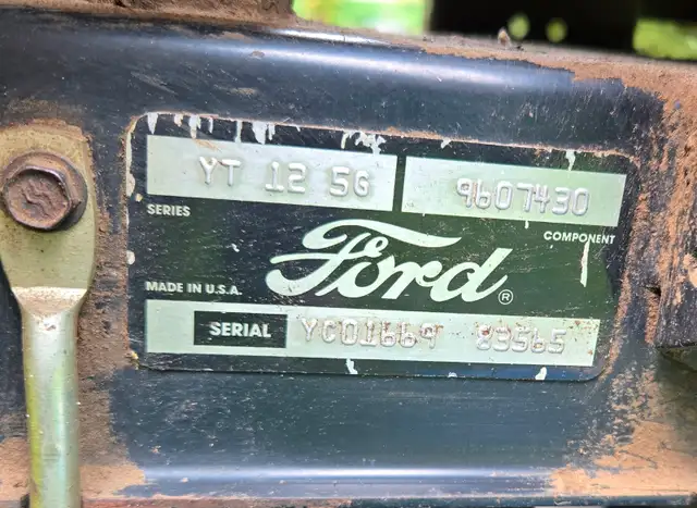 Ford YT 12.5 Garden Tractor in Lawnmowers & Leaf Blowers in Kitchener / Waterloo - Image 5
