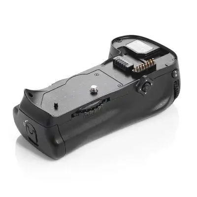 Vertical grip for Nikon cameras: D300 D300S D700 It has 2x control wheels, shutter button, joystick,...