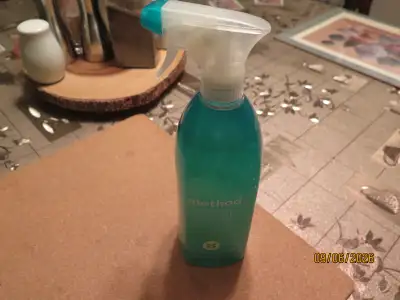 Plant-based cleaning power. Dissolves grime, cleans soap scum, mold and mildew stains. Suitable for...