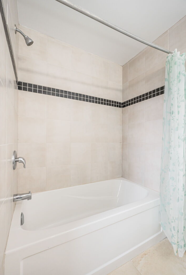 Room for rent (student sublet) May-August in Room Rentals & Roommates in Kitchener / Waterloo - Image 4