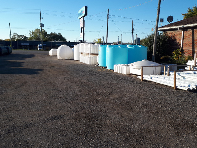 Horizontal Leg and Vertical Plastic Water Tanks in Other Business & Industrial in Brantford - Image 2