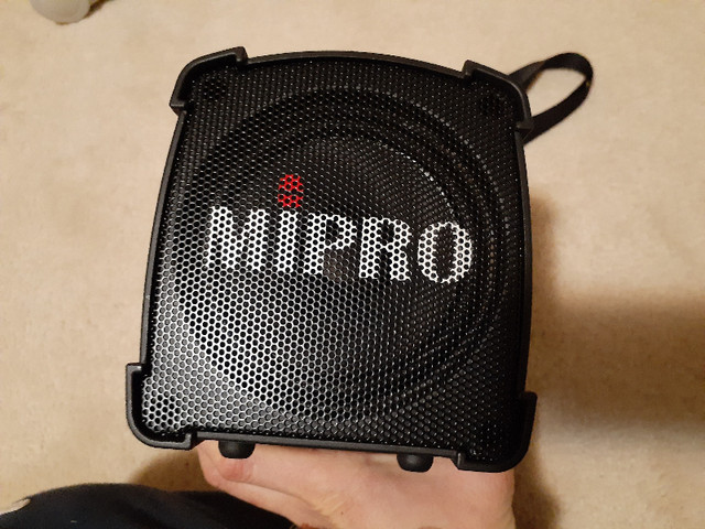 Mipro MA-100DU Personal Wireless PA System wireless mic receiver in Pro Audio & Recording Equipment in Markham / York Region - Image 2