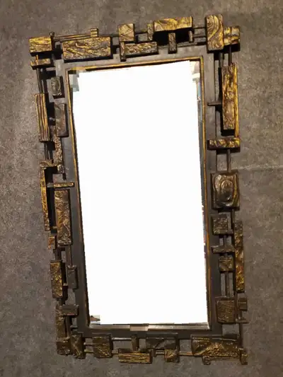 See photos for condition. With good mirror.