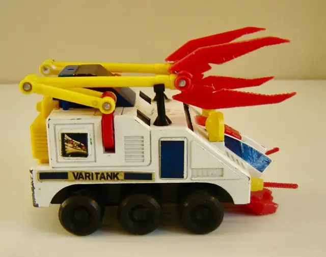 Vintage 1970s Diecast Varitank Shogun Action Vehicle PA-64 in Arts & Collectibles in City of Toronto - Image 7