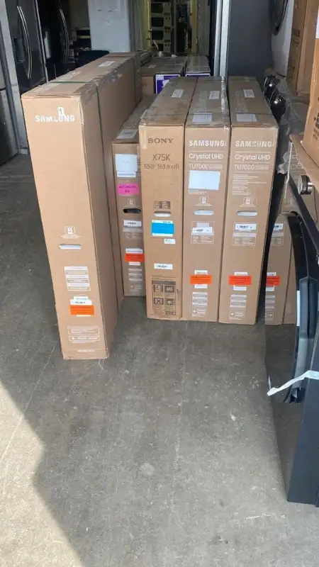 Smart TVs Clearance Sale in TVs in Mississauga / Peel Region - Image 4