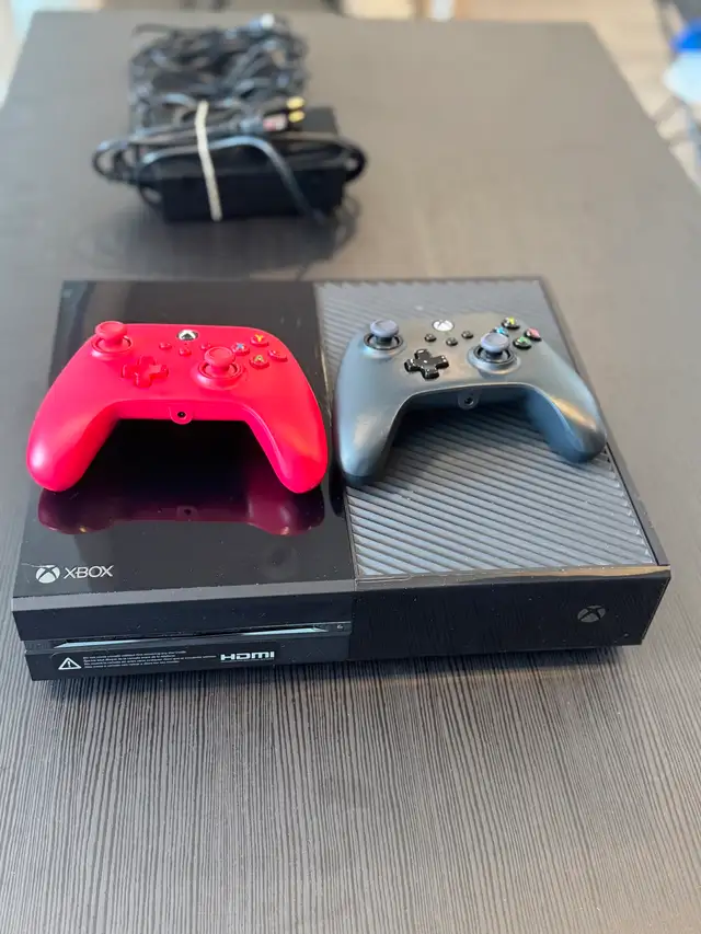 Xbox One 1TB With 2 Controllers 
