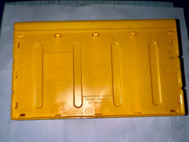 VINTAGE CORGI JUNIORS MULTI GARAGE PLASTIC in Arts & Collectibles in Mississauga / Peel Region - Image 7