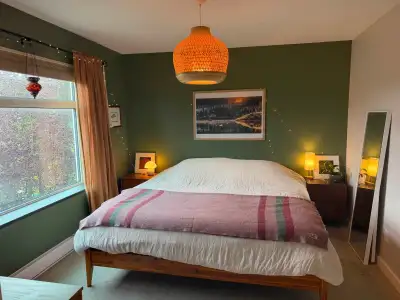 Cozy bedroom with private bathroom available from October 15 to November 14 in Takhini North townhou...