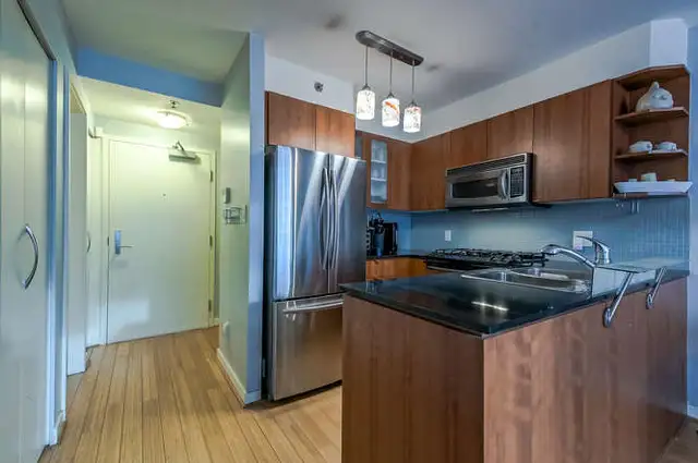 Vancouver Downtown Cozy 1B/1B/1B/1D For Rent in Long Term Rentals in Vancouver - Image 5