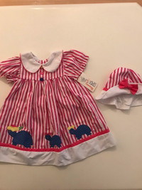 Baby dress and  hat / robe et chapeau enfant  size 24 months