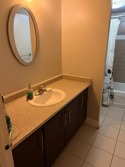 We are three people In the apartment And there is 3 room One of the Room He's leaving this month The...