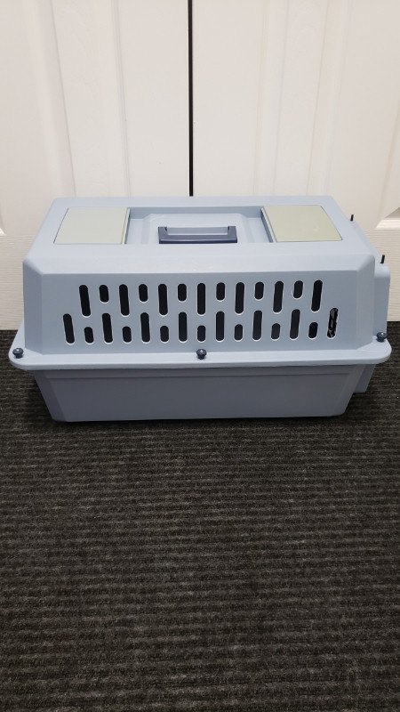 Small Pet Carrier/Kennel – PETMATE Pet Taxi in Accessories in Sault Ste. Marie - Image 4