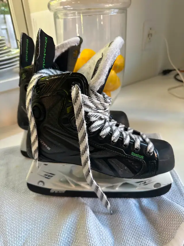 Junior Reebok RIBCOR Ice Hockey Skates in Hockey in City of Montréal - Image 2