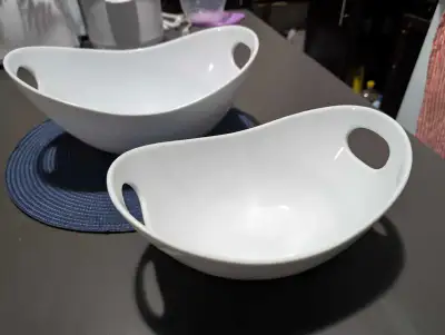 Two new salad bowls, never used.