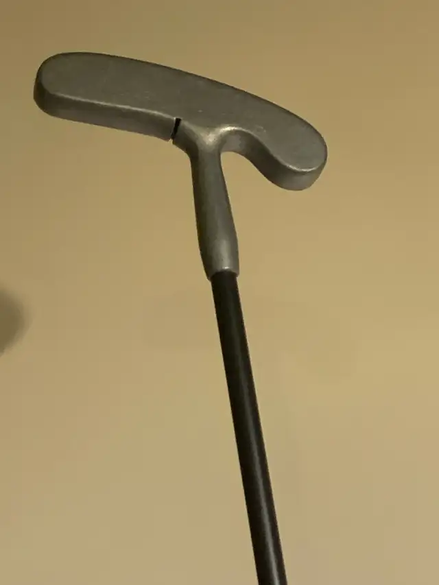 Women’s golf clubs, right swing in Golf in Ottawa - Image 5
