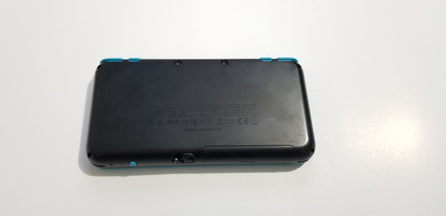 Nintendo NEW 2DS XL Like New! (Charger included) dans Nintendo DS  à Saint-Hyacinthe - Image 3