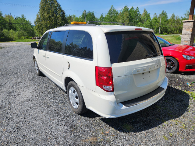Dodge caravan dans Autos et camions  à Sherbrooke - Image 3