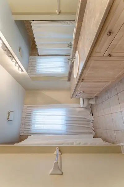 I'm offering a cozy and well-maintained room for rent, perfect for a responsible individual student...