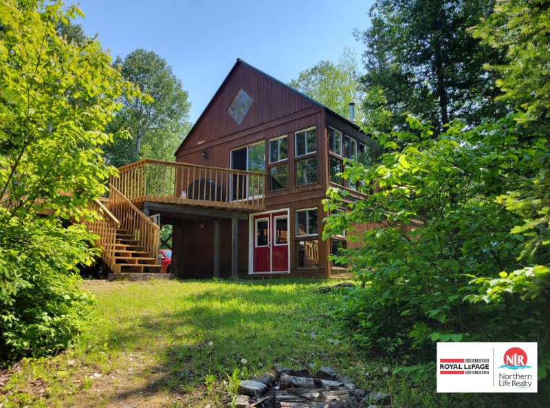 4Season Cottage on Beautiful Bay Lake Houses for Sale North Bay