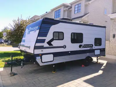 Roulotte parfaite pour la famille! Utilisée seulement quelques fois. Achetée neuve (2022), très prop...