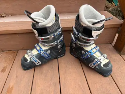 Salomon women’s ski boots 25.5, View more