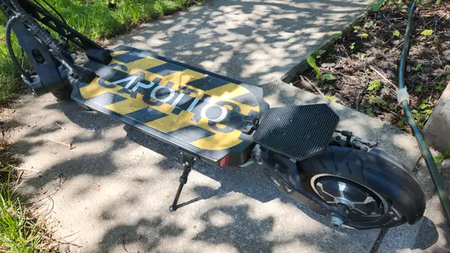 Electric Scooter - Apollo Ghost (963 km) in Scooters & Pocket Bikes in Hamilton - Image 6