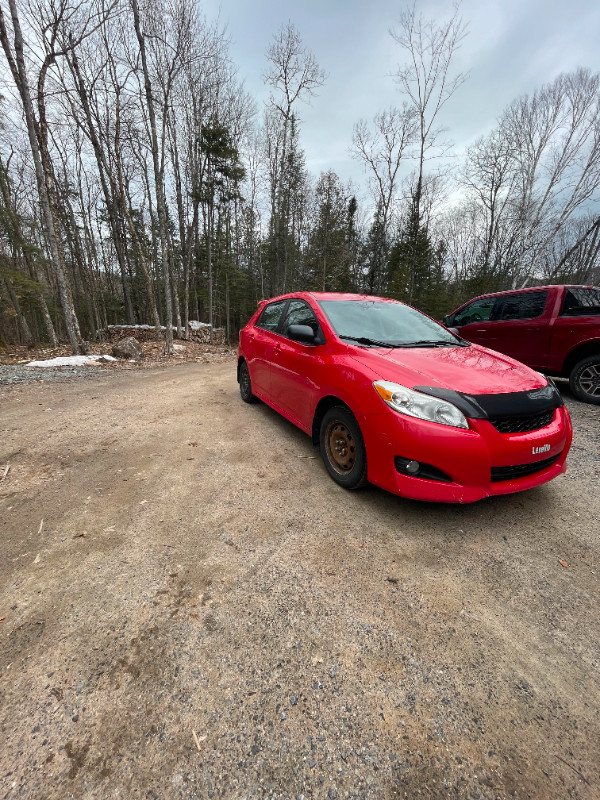 Toyota Matrix Rouge - 8 000 $ dans Autos et camions  à Val-d'Or - Image 3