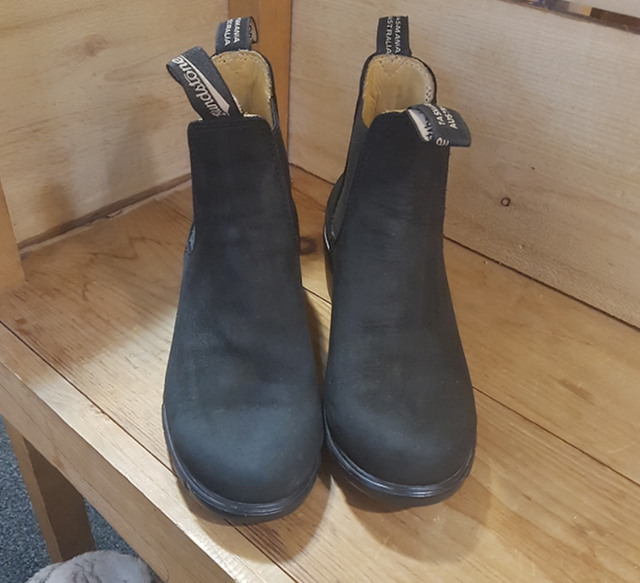 Blundstone 1671 Heel Boot  Rustic Black ⎮ Womens 6.5 US in Women's - Shoes in City of Toronto - Image 3